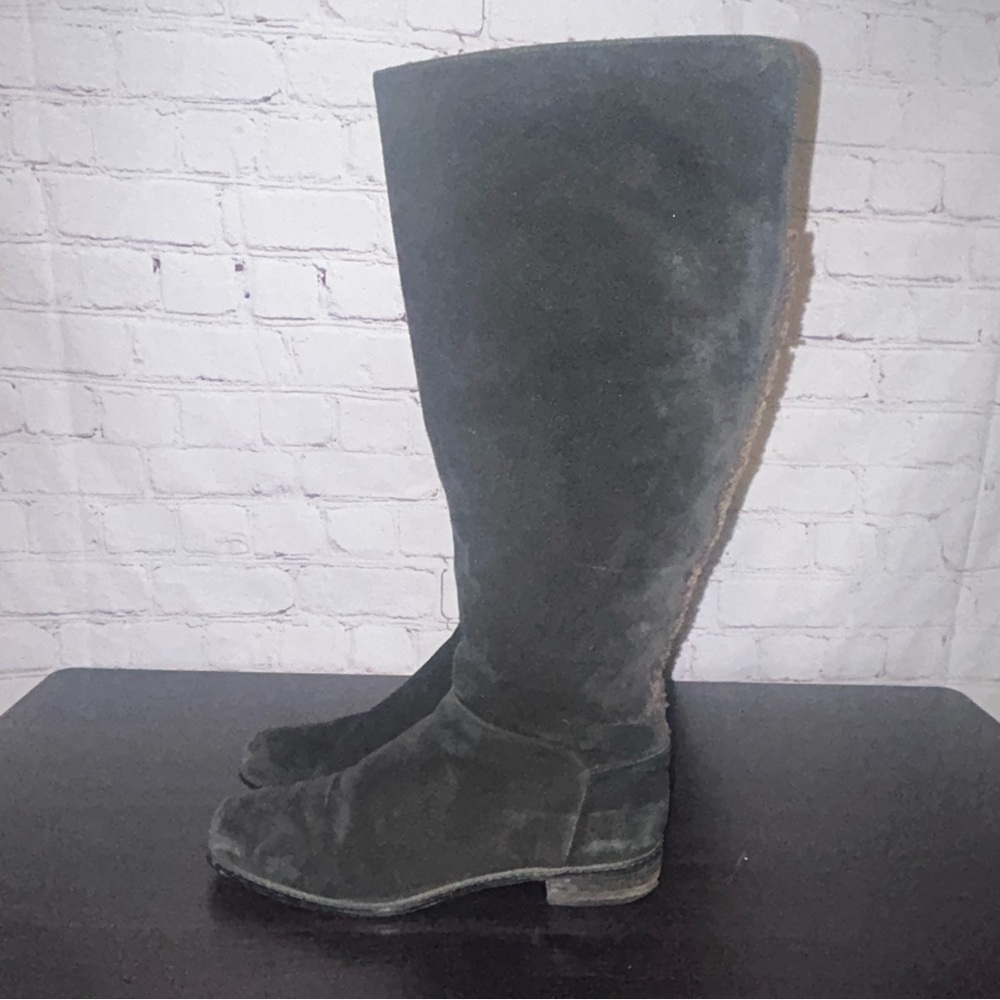 Stuart Weitzman Sherpa lined boots women’s size 7 1/2‎ M